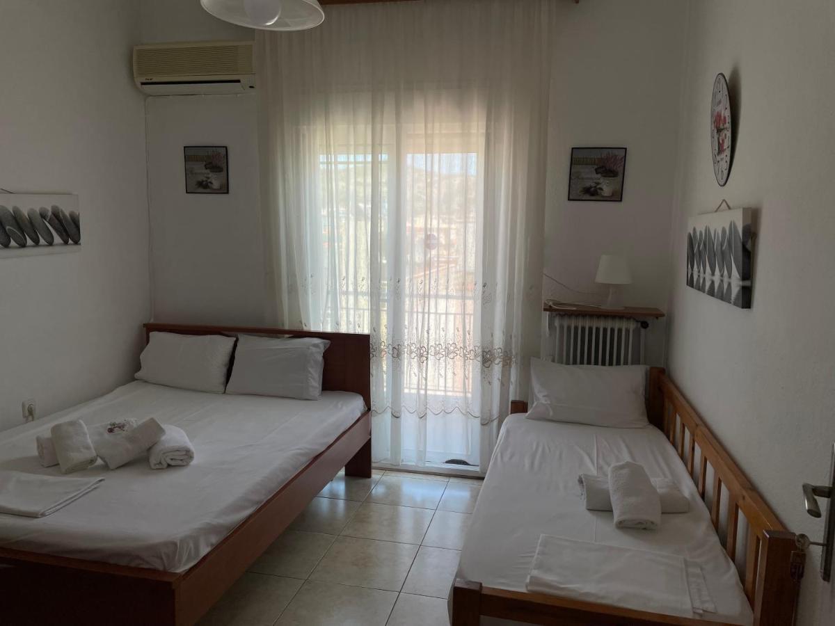 Nikos Rooms Néa Péramos Exteriör bild