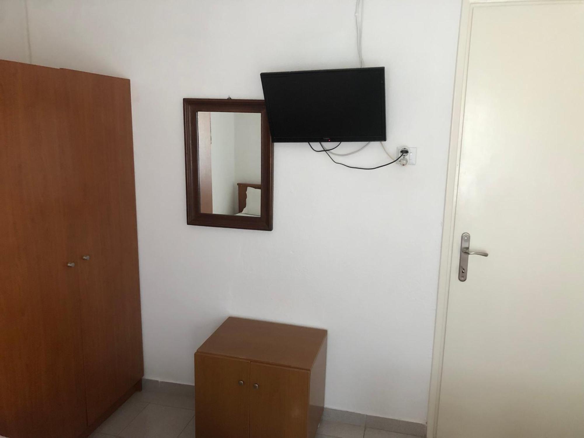 Nikos Rooms Néa Péramos Exteriör bild